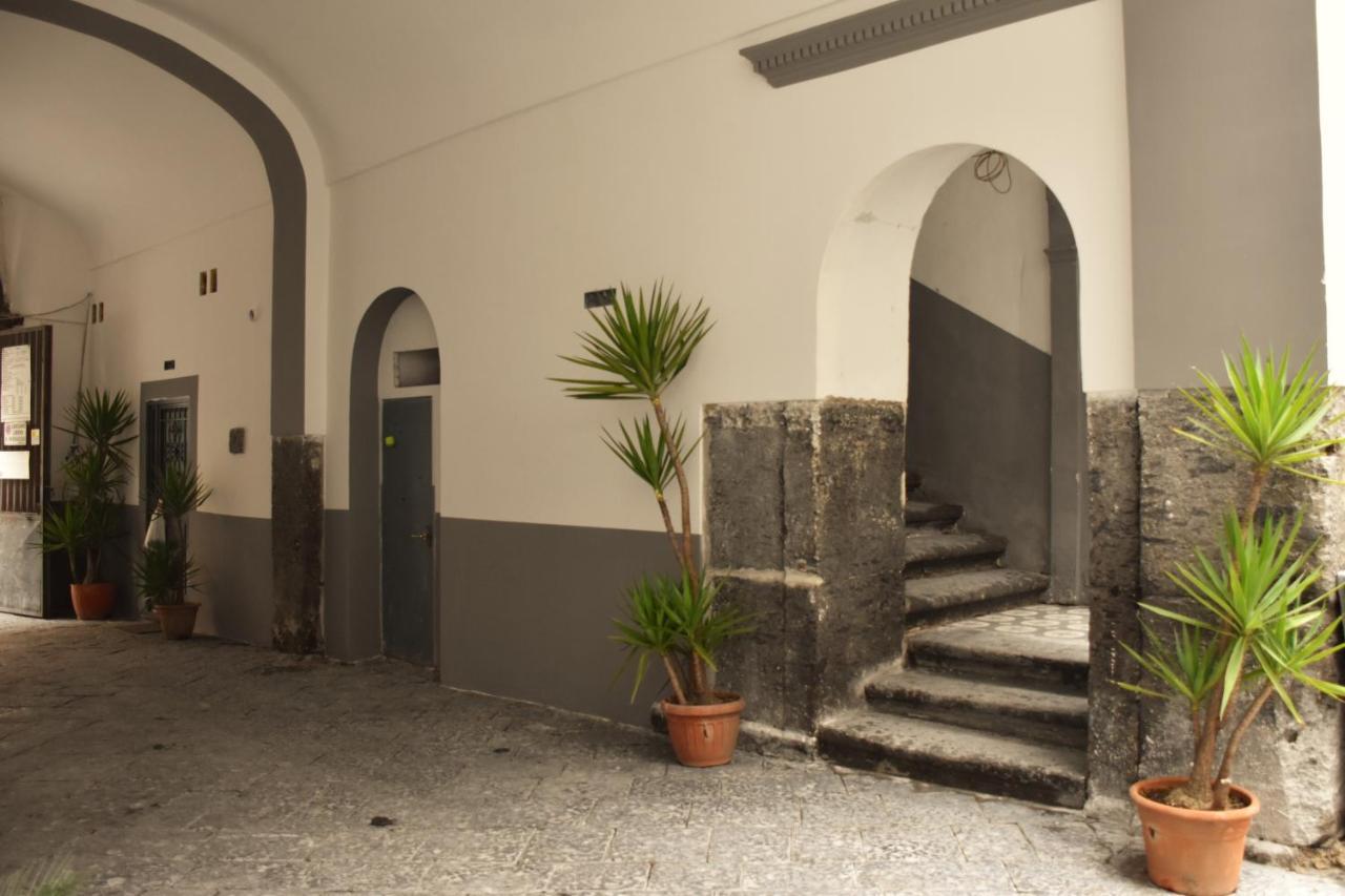 Varriale House Parking Free Small Car Napels Buitenkant foto